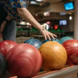 Partie de bowling : combien de temps prévoir selon le groupe ?